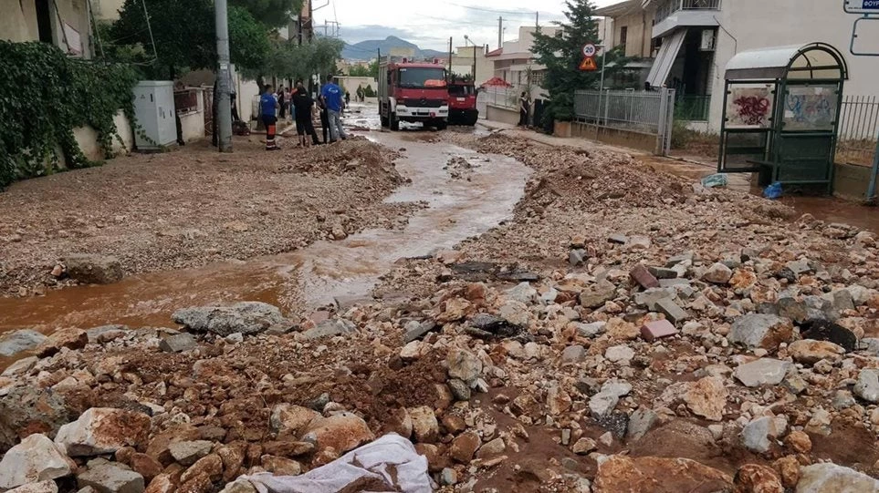 Αποκαθίσταται η κυκλοφορία στην Αθηνών-Κορίνθου – Πολύωρη ταλαιπωρία για χιλιάδες οδηγούς